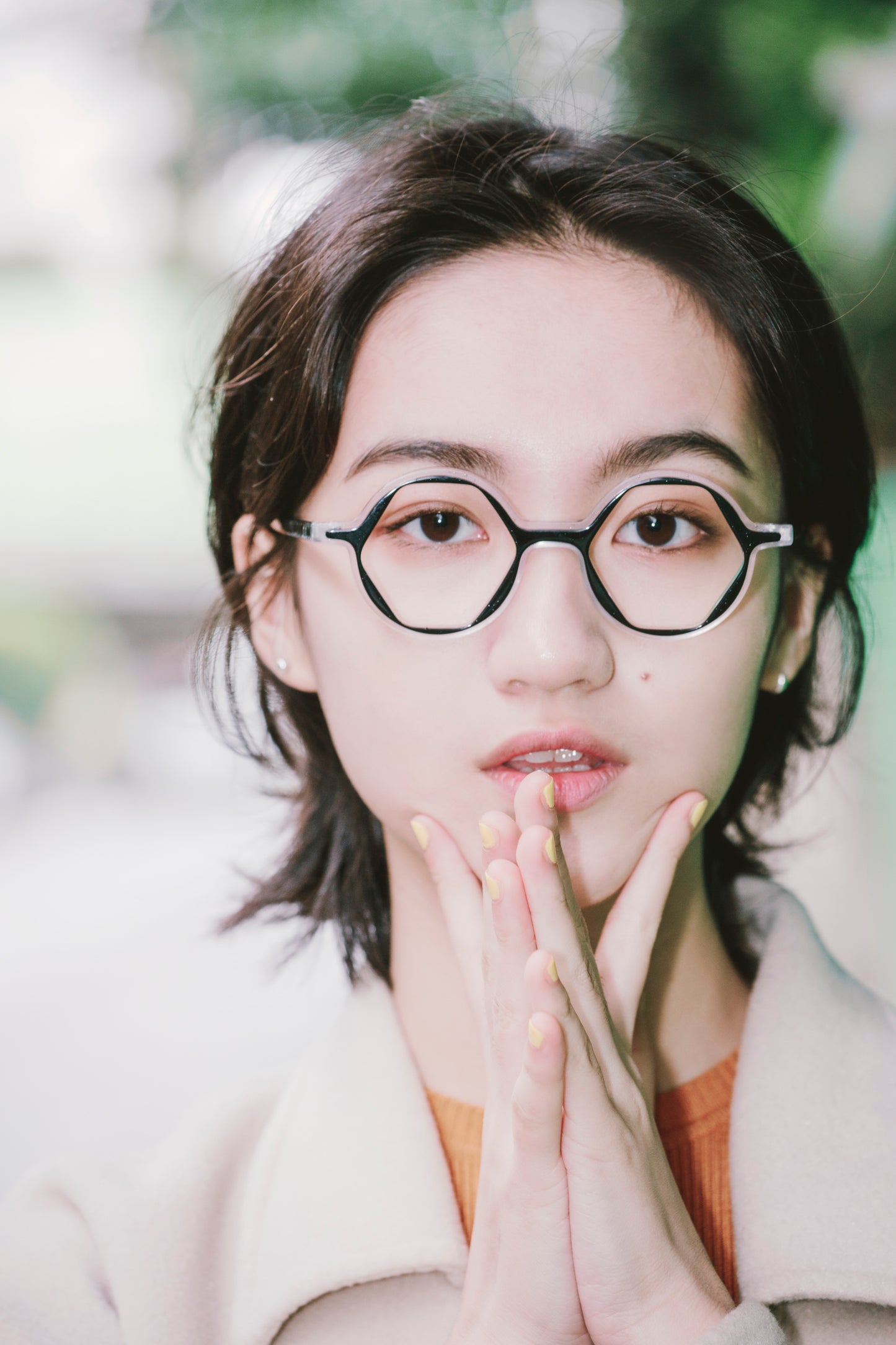 不規則手繪線條板材圓框(透明底黑線)
